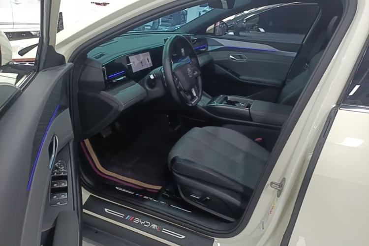 Used BYD Qin L 2025 EV 545KM Excellence Edition Driver Seat