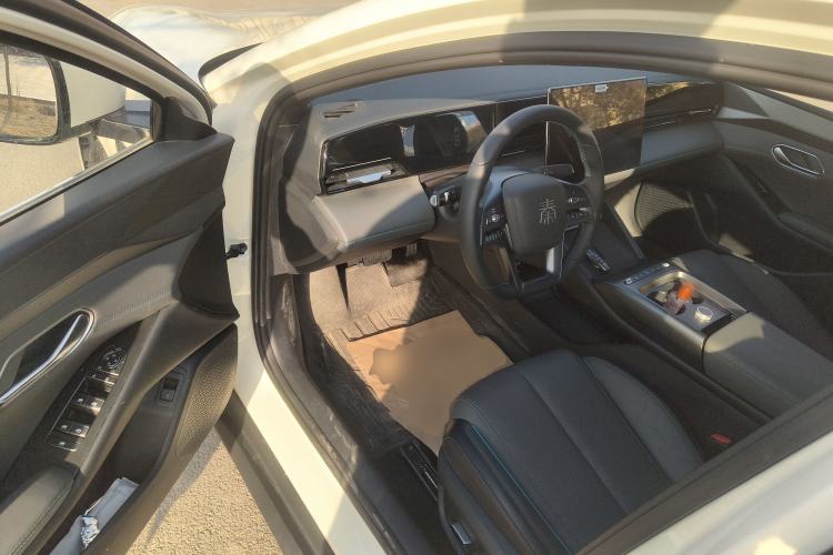 Used BYD Qin L 2025 EV 545KM Cloud Suspension Edition Driver Seat