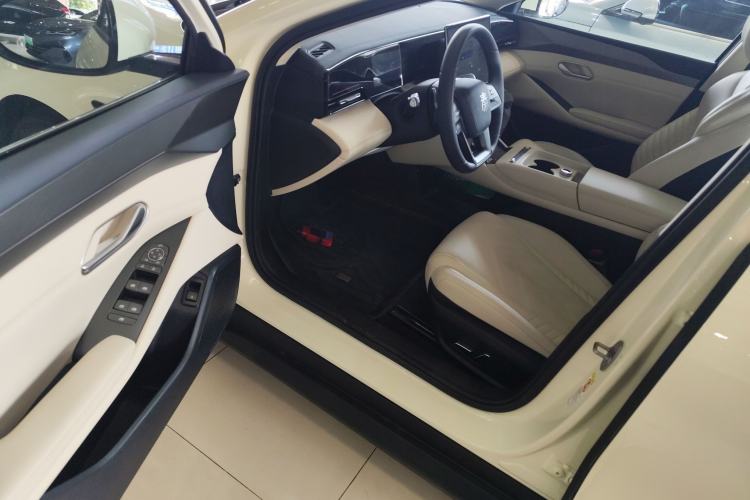 Used BYD Qin L 2025 EV 545KM Excellence Edition Driver Seat