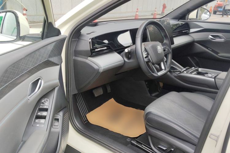 Used BYD Qin L 2025 EV 545KM Excellence Edition Driver Seat