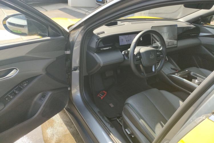 Used BYD Qin L 2025 EV 545KM Excellence Edition Driver Seat