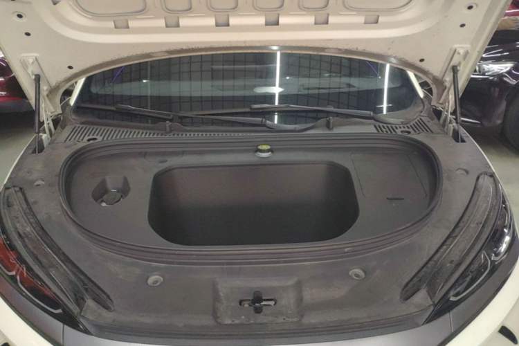 Used BYD Qin L 2025 EV 545KM Cloud Suspension Edition Engine Bay