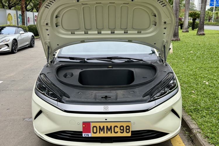 Used BYD Qin L 2025 EV 545KM Beyond Version Engine Bay
