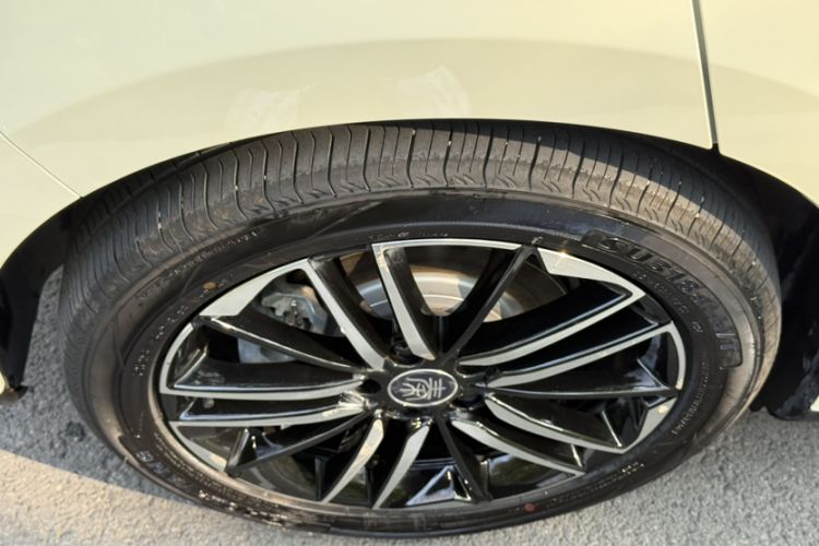 Used BYD Qin L 2025 EV 545KM Excellence Edition Exterior 1