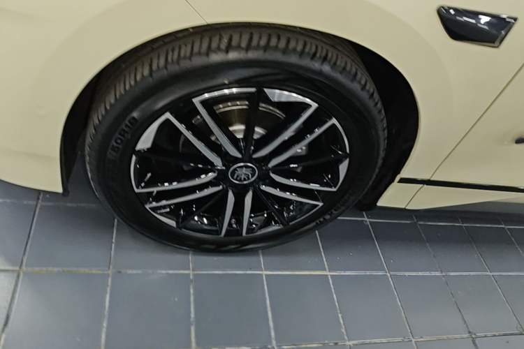 Used BYD Qin L 2025 EV 545KM Beyond Version Exterior 4