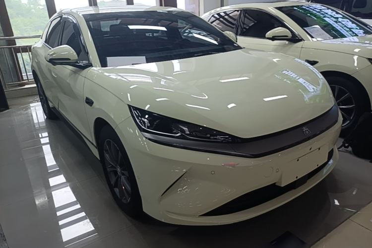 Used BYD Qin L 2025 EV 545KM Beyond Version Front Right 45 Deg
