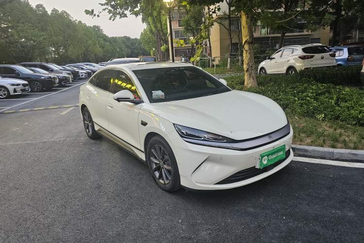 Used BYD Qin L 2025 EV 545KM Beyond Version Front Right 45 Deg