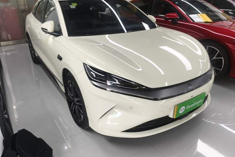 Used BYD Qin L 2025 EV 545KM Excellence Edition Front Right 45 Deg