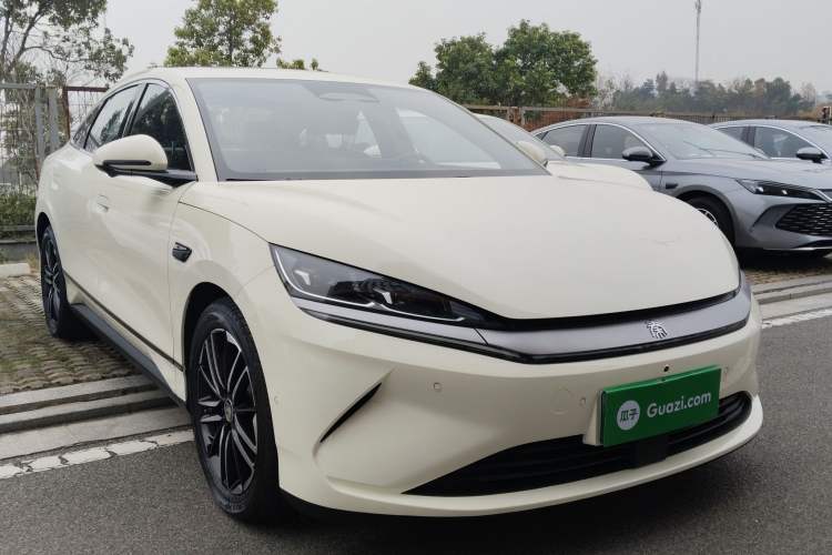 Used BYD Qin L 2025 EV 545KM Excellence Edition Front Right 45 Deg