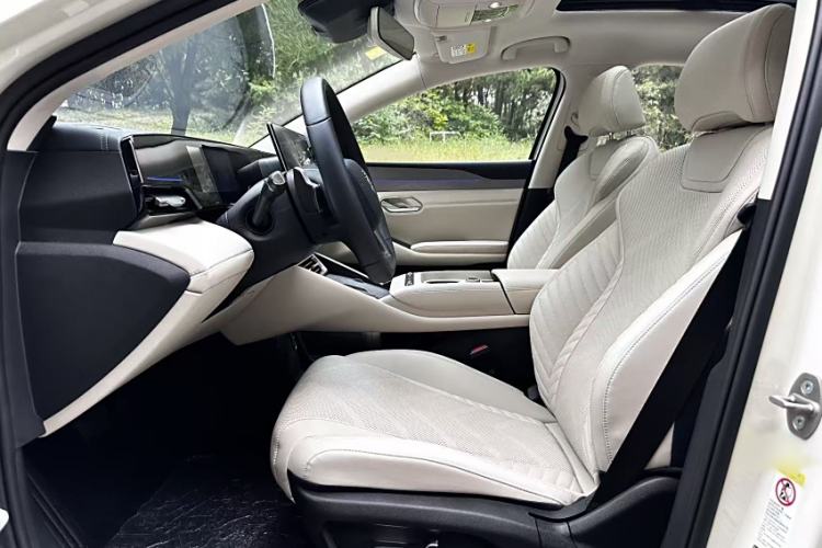 Used BYD Qin L 2025 EV 545KM Excellence Edition Interior 1