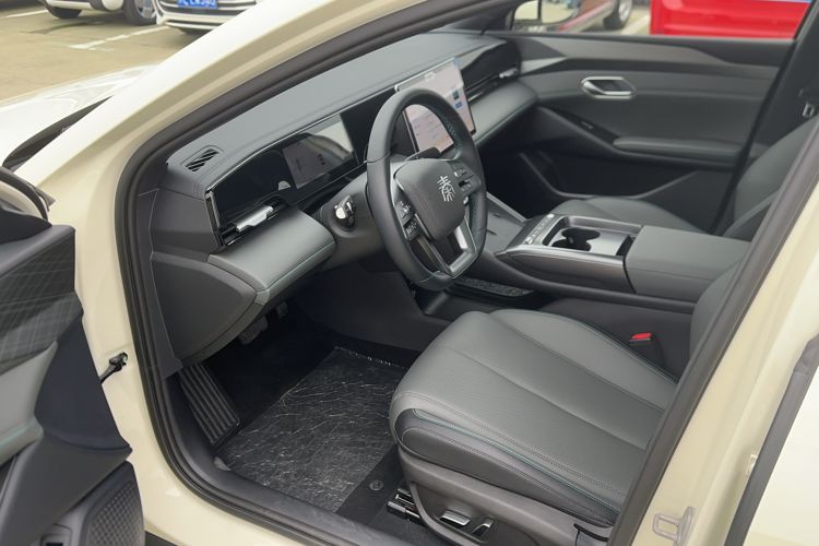 Used BYD Qin L 2025 EV 545KM Beyond Version Interior 2