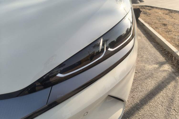Used BYD Qin L 2025 EV 545KM Cloud Suspension Edition Left Front Headlight