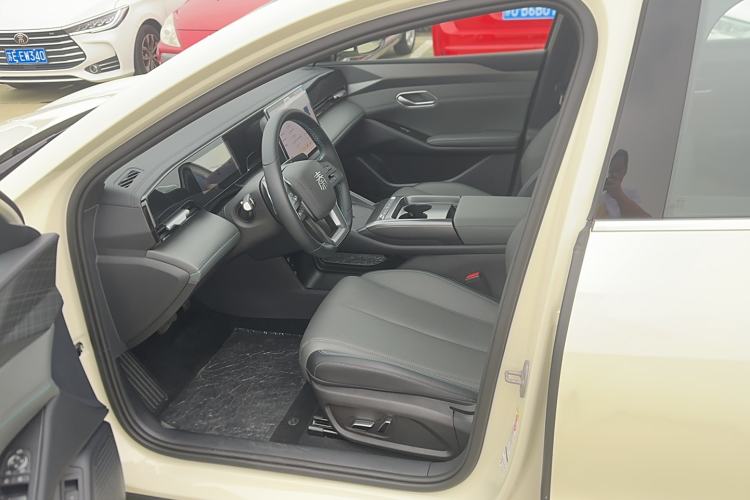 Used BYD Qin L 2025 EV 545KM Beyond Version Left Front Seat