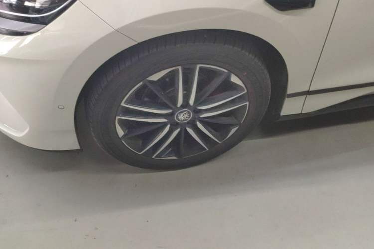Used BYD Qin L 2025 EV 545KM Cloud Suspension Edition Left Front Wheel Hub