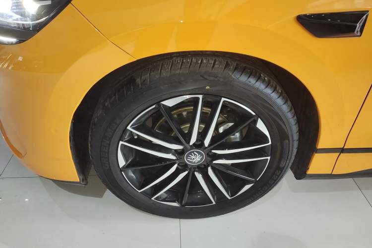 Used BYD Qin L 2025 EV 545KM Excellence Edition Left Front Wheel Hub