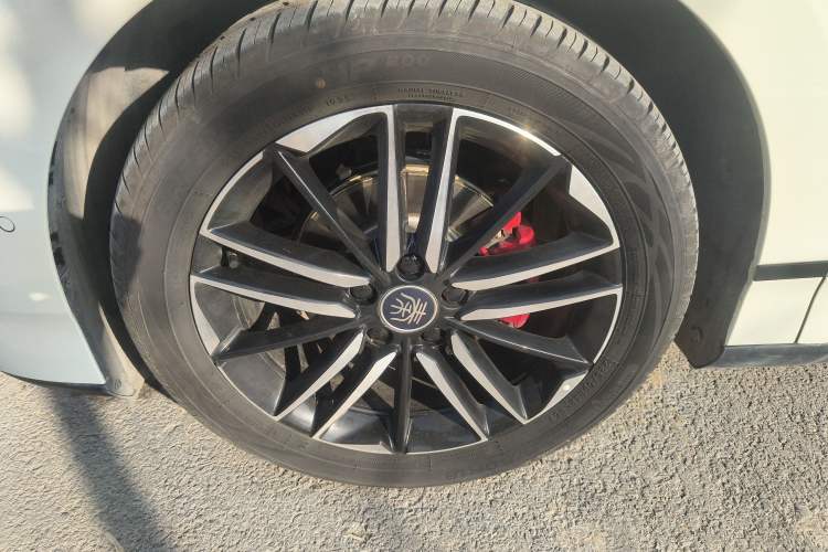 Used BYD Qin L 2025 EV 545KM Cloud Suspension Edition Left Front Wheel Hub