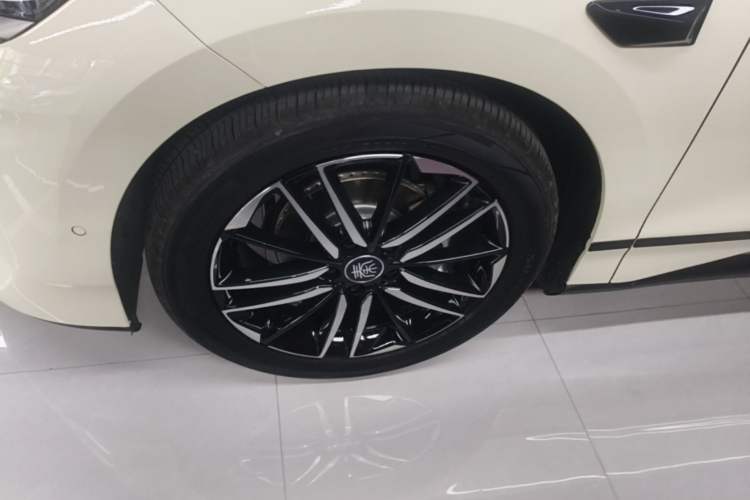 Used BYD Qin L 2025 EV 545KM Excellence Edition Left Front Wheel Hub