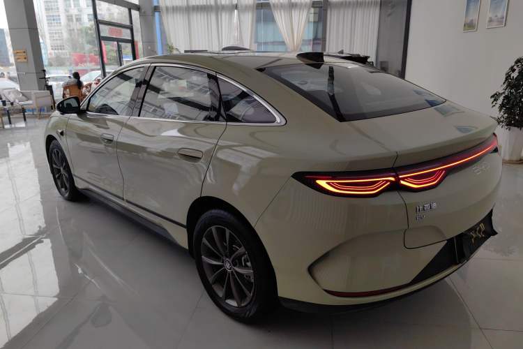 Used BYD Qin L 2025 EV 545KM Beyond Version Rear Left 45 Deg