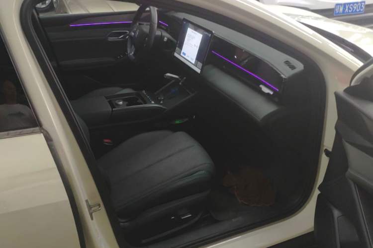 Used BYD Qin L 2025 EV 545KM Cloud Suspension Edition Right Front Seat