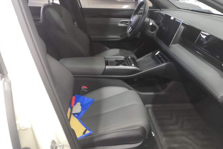 Used BYD Qin L 2025 EV 470KM Leading Edition Right Front Seat