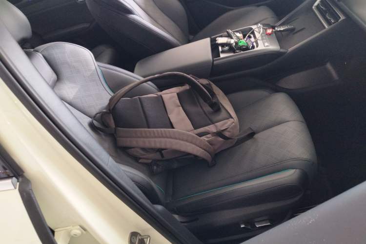 Used BYD Qin L 2025 EV 545KM Cloud Suspension Edition Right Front Seat