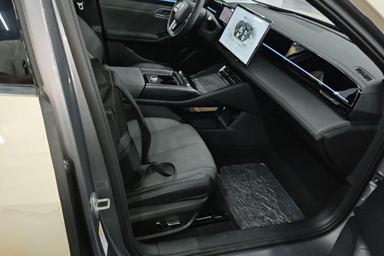 Used BYD Qin L 2025 EV 545KM Beyond Version Right Front Seat