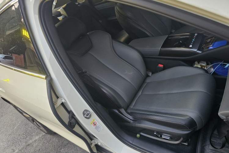Used BYD Qin L 2025 EV 545KM Beyond Version Right Front Seat