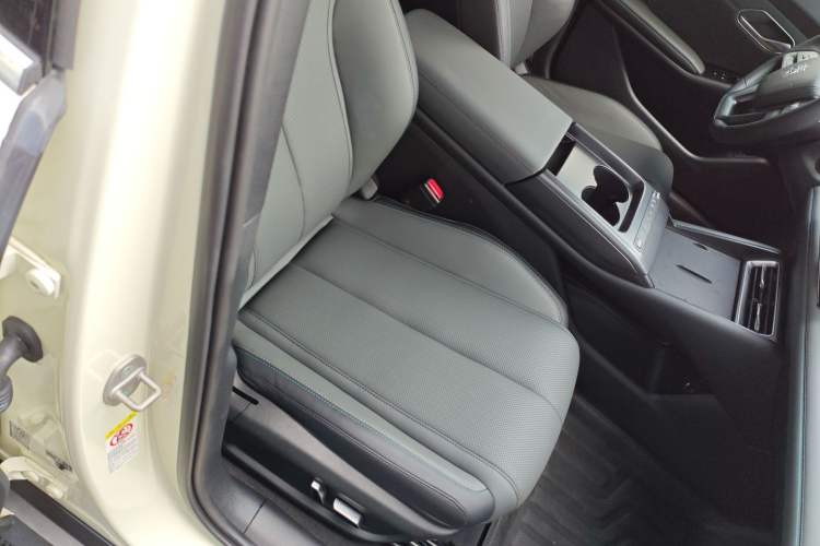 Used BYD Qin L 2025 EV 545KM Beyond Version Right Front Seat