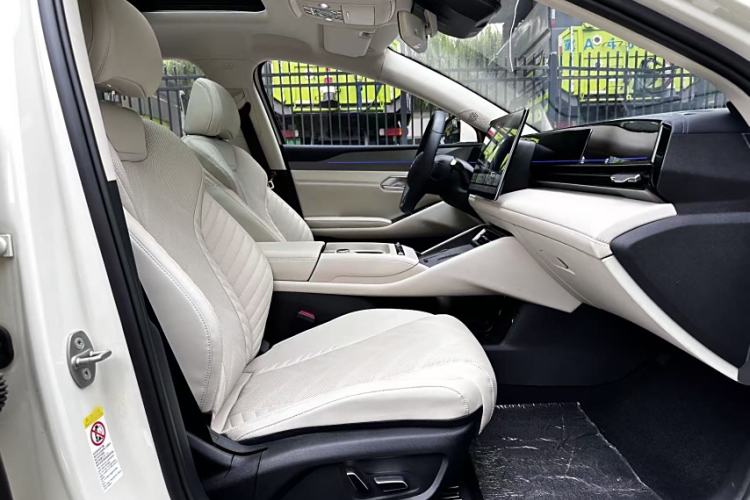 Used BYD Qin L 2025 EV 545KM Excellence Edition Right Front Seat