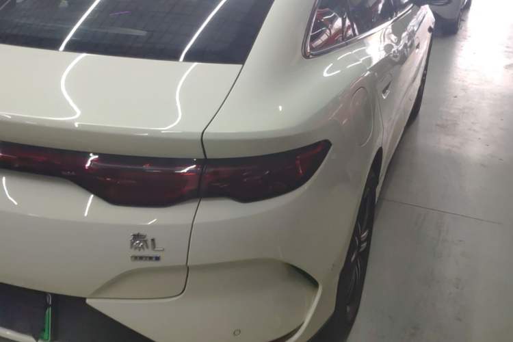 Used BYD Qin L 2025 EV 545KM Cloud Suspension Edition Right Rear Taillight