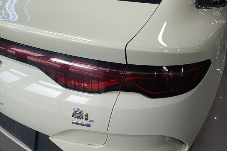 Used BYD Qin L 2025 EV 545KM Beyond Version Right Rear Taillight