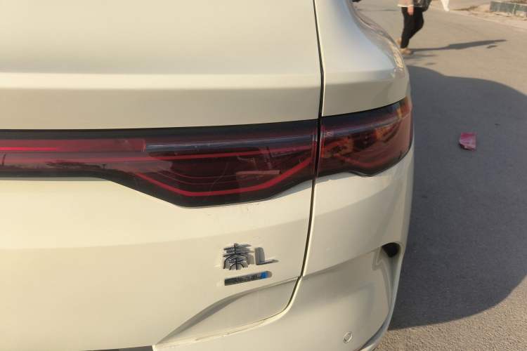 Used BYD Qin L 2025 EV 545KM Cloud Suspension Edition Right Rear Taillight