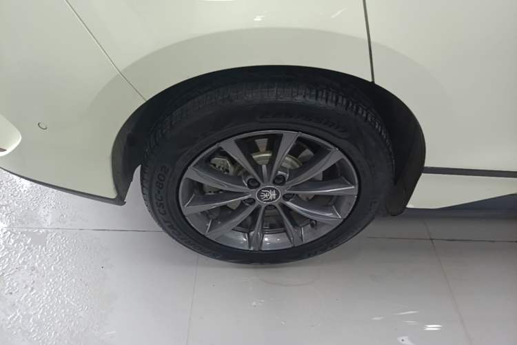 Used BYD Qin L 2025 EV 545KM Beyond Version Right Rear Wheel Hub