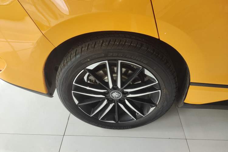 Used BYD Qin L 2025 EV 545KM Excellence Edition Right Rear Wheel Hub