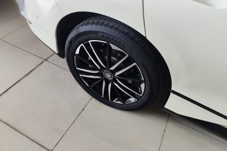 Used BYD Qin L 2025 EV 545KM Excellence Edition Right Rear Wheel Hub