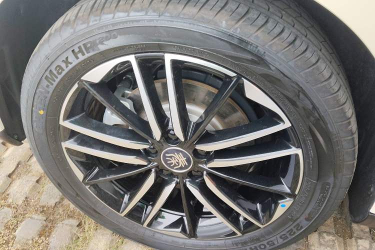 Used BYD Qin L 2025 EV 545KM Excellence Edition Right Rear Wheel Hub