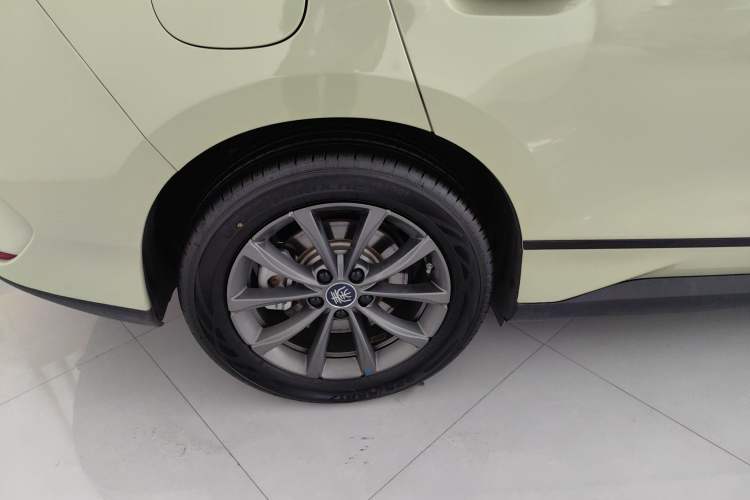 Used BYD Qin L 2025 EV 545KM Beyond Version Right Rear Wheel Hub