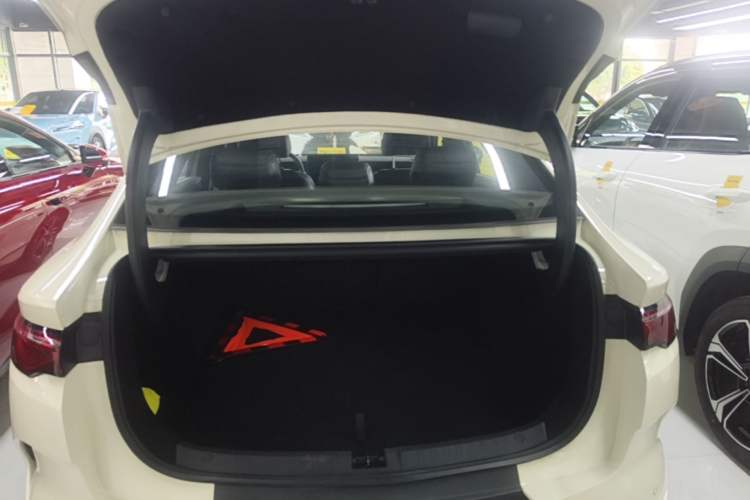 Used BYD Qin L 2025 EV 545KM Excellence Edition Trunk