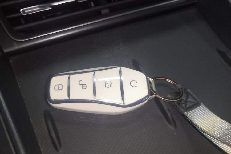 Used BYD Qin L 2025 EV 470KM Leading Edition Vehicle Key