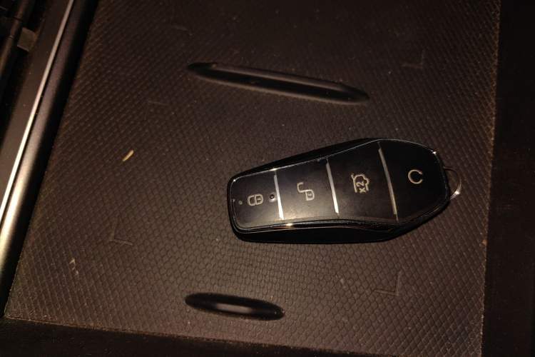 Used BYD Qin L 2025 EV 545KM Beyond Version Vehicle Key