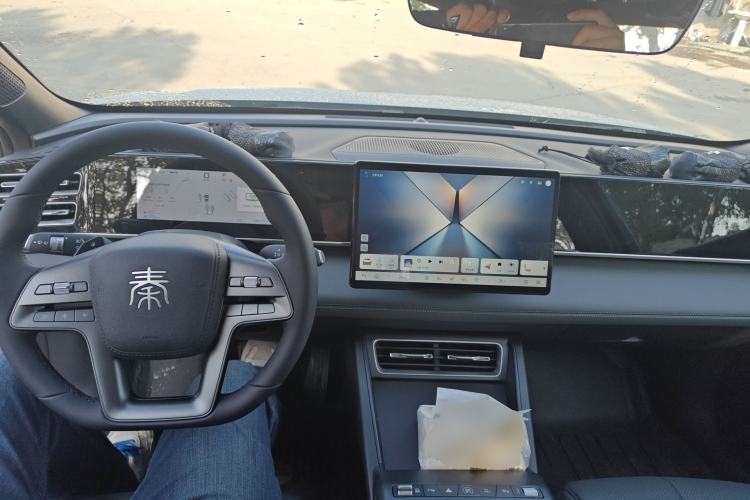 Used BYD Qin L 2026 DM-i 128KM Leading Edition Center Console