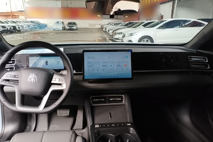 Used BYD Qin L 2026 DM-i 128KM Progressive Edition Center Console