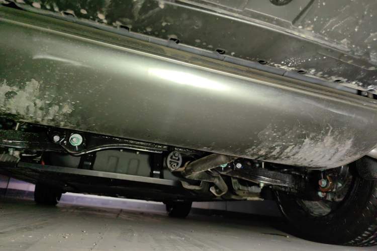 Used BYD Qin L 2026 Model DM-i 210KM Cloud Suspension Version Chassis Rear