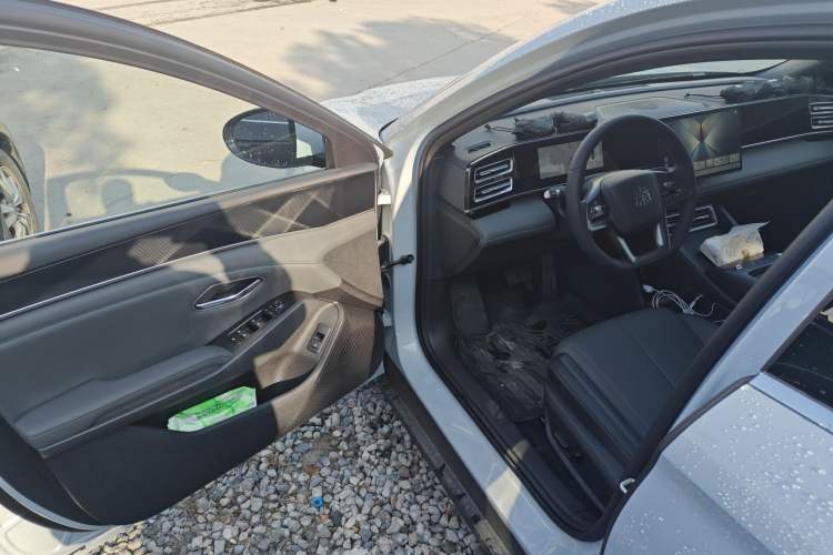 Used BYD Qin L 2026 DM-i 128KM Leading Edition Driver Seat