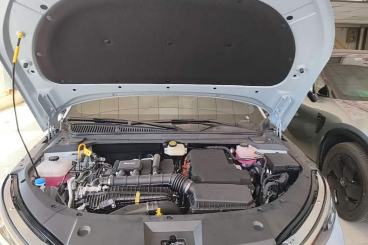 Used BYD Qin L 2026 DM-i 128KM Progressive Edition Engine Bay