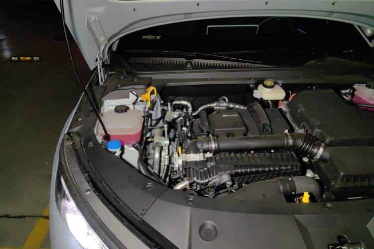 Used BYD Qin L 2026 Model DM-i 210KM Cloud Suspension Version Engine Bay Right