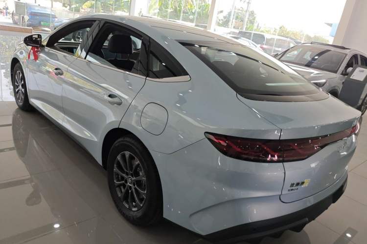 Used BYD Qin L 2026 DM-i 128KM Progressive Edition Exterior 3