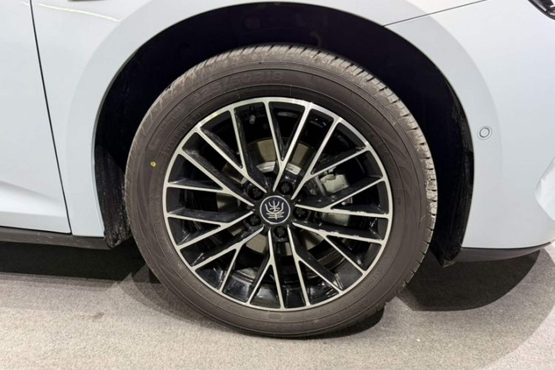 Used BYD Qin L 2026 Model DM-i 210KM Cloud Suspension Version Exterior 7