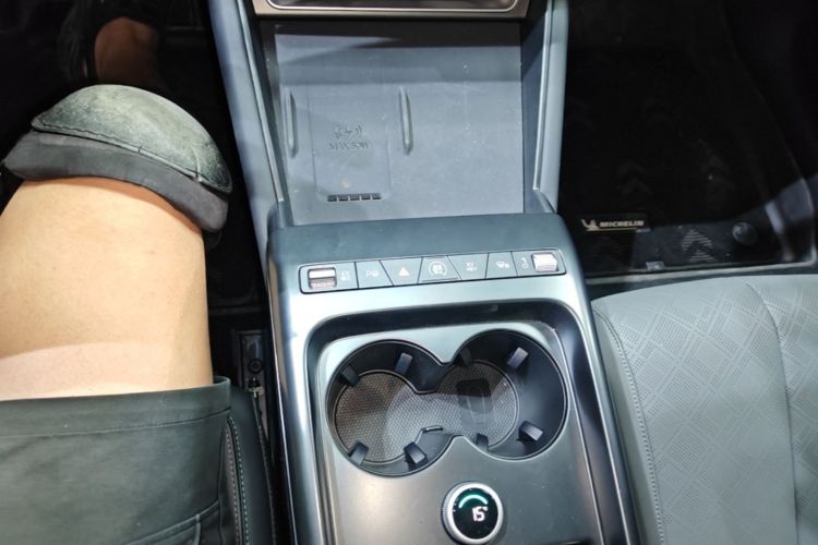 Used BYD Qin L 2026 Model DM-i 210KM Cloud Suspension Version Gear Lever