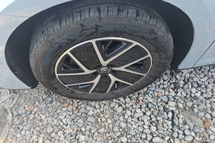 Used BYD Qin L 2026 DM-i 128KM Leading Edition Left Front Wheel Hub